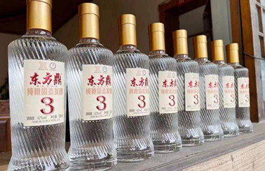 东方鼎适合自己人喝的酒： 价格亲民纯粮固态，口感不输名酒 